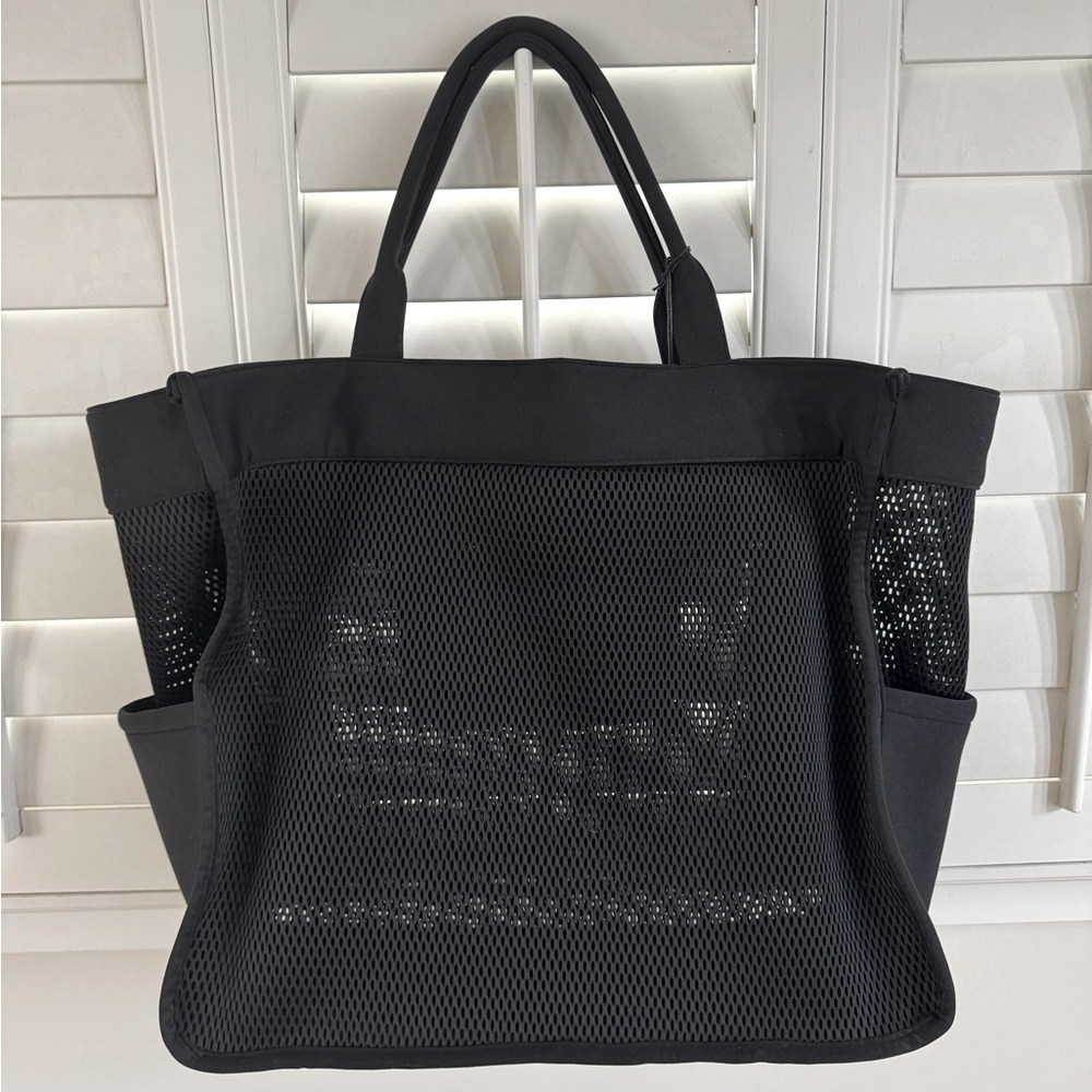 Target beach bag by Shade & Shore